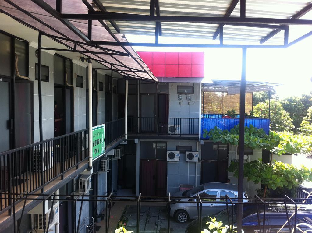 ホテル House 140 Baturetno エクステリア 写真