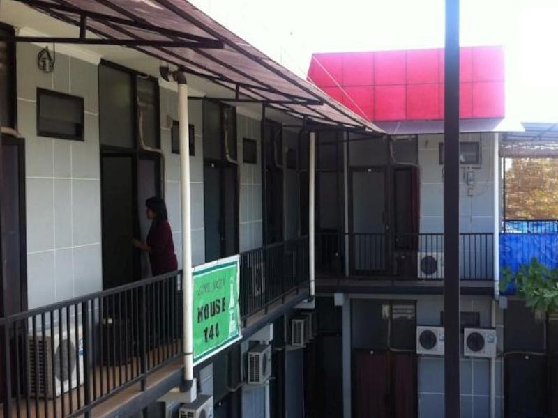 ホテル House 140 Baturetno エクステリア 写真
