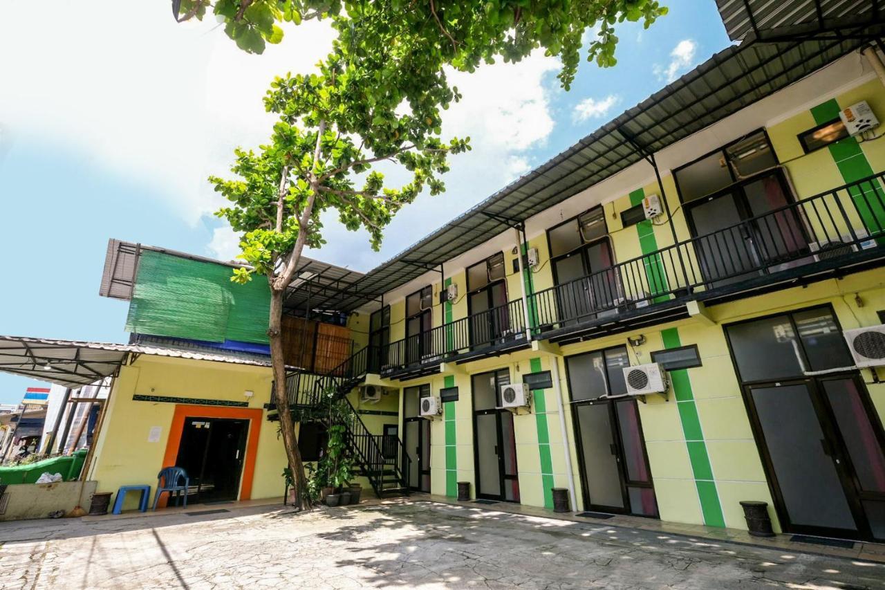 ホテル House 140 Baturetno エクステリア 写真